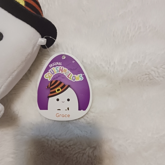 Grace the Ghost Halloween edition - Picture 4 of 5